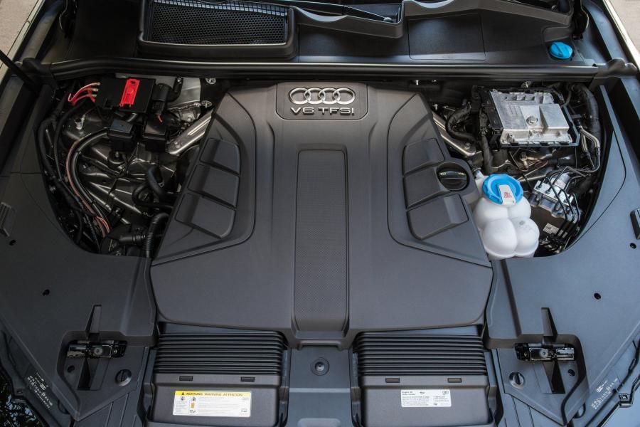 Моторный отсек Audi Q7 TFSI Quattro (4M) 2016 года  (NA) (фото 22 из 40)